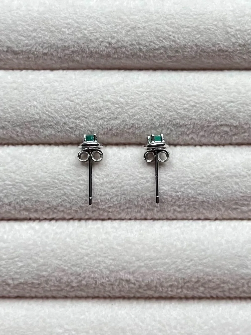 925 Sterling Silver natural emerald